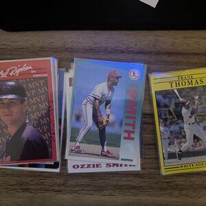 LOT of 18 Baseball Cards, Cal Ripken, Ozzie Smith, Frank Thomas